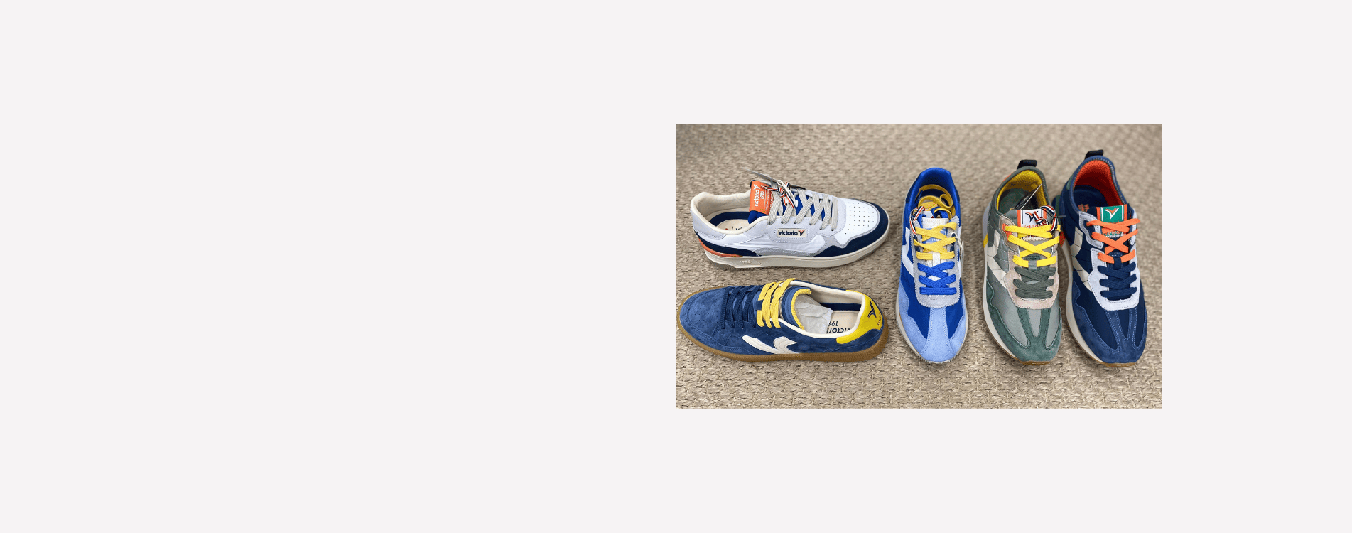 Baskets homme multicolores en daim et textile avec lacets colorés, présentées en boutique à Salernes