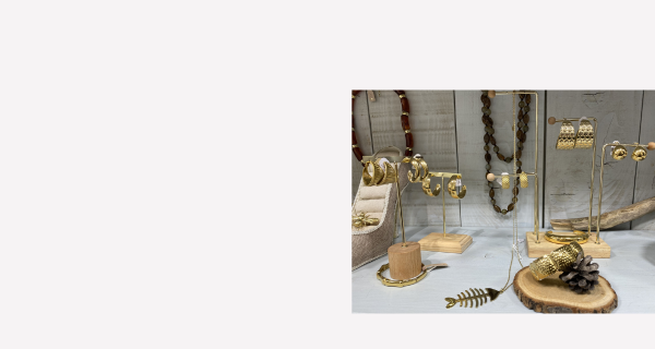 Collection de bijoux dorés femme – boucles d’oreilles, colliers et bracelets – boutique à Salernes